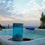 Contessa 4*