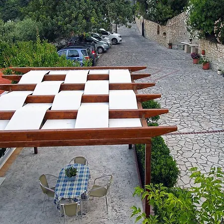 Contessa 4*